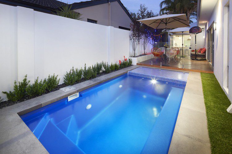 4.2mx1.6m-billabong-slimline-plunge-pool-2.jpg
