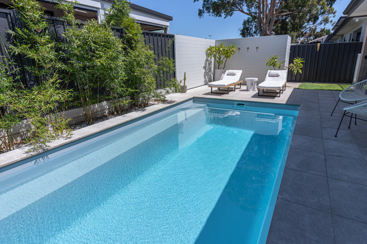 hampton-lap-pool-10m-silver-pearl-sparkle-galleryimage-5-1.jpg
